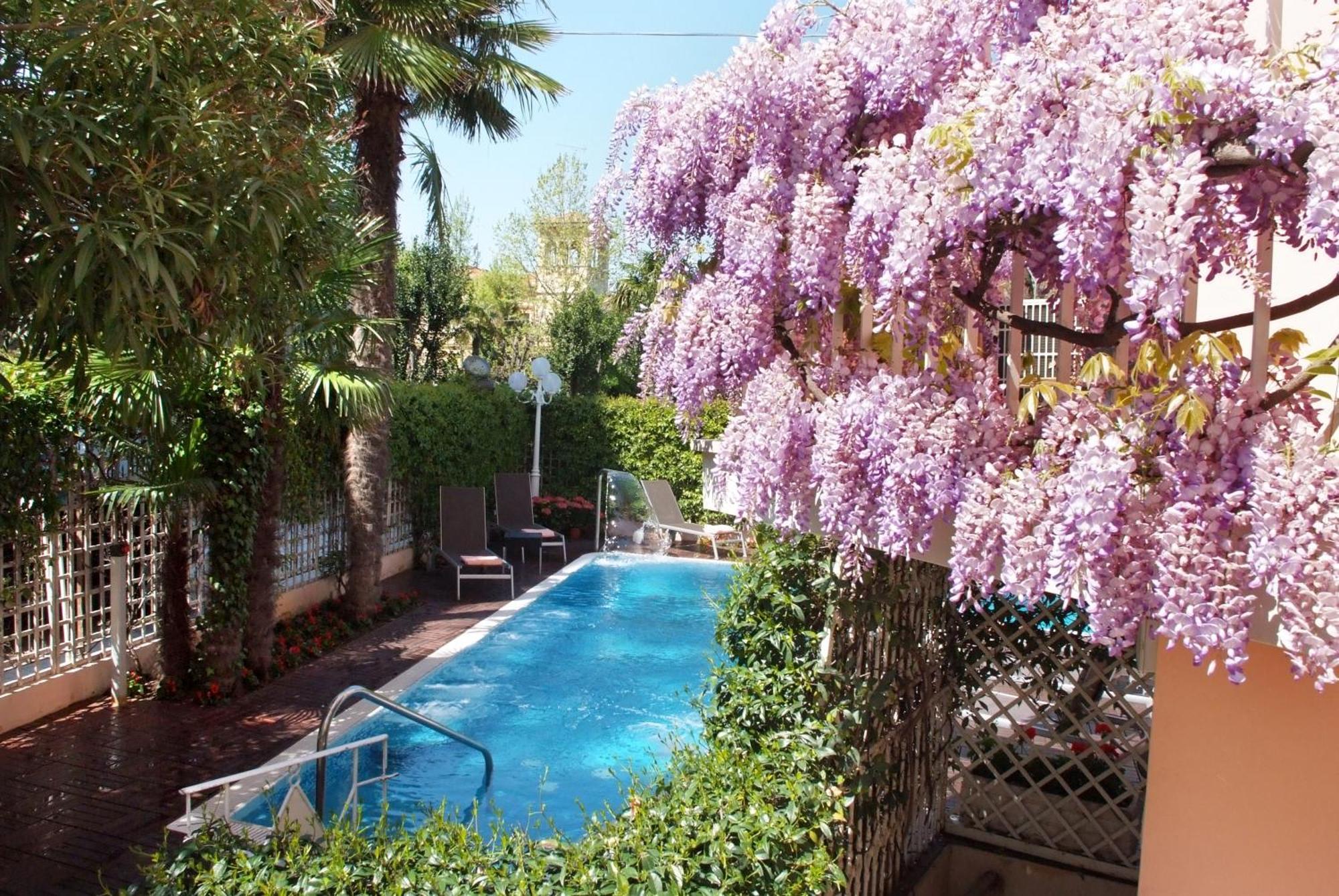 Hotel Milton Rimini Exterior photo